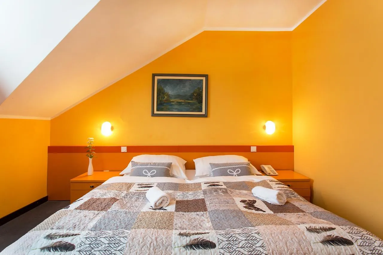 Hotel Alma & Castle Hrib